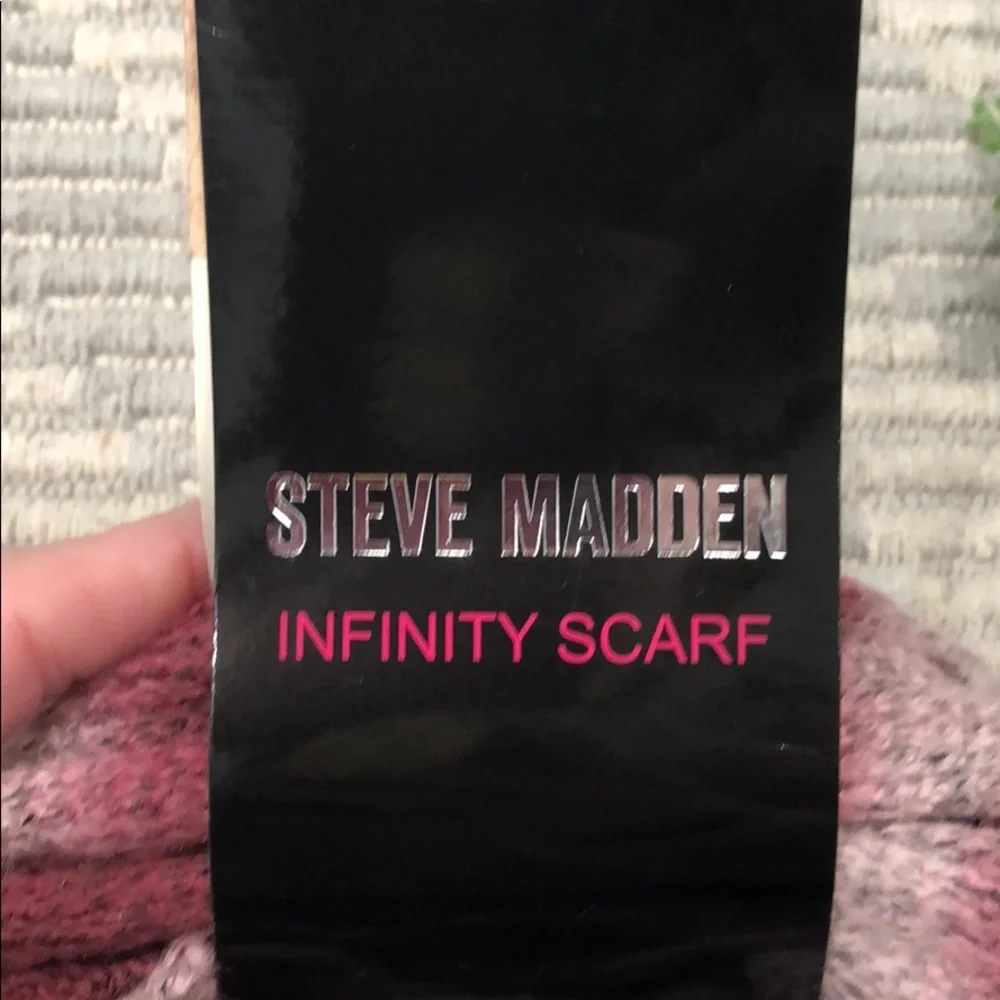 Steve Madden scarf